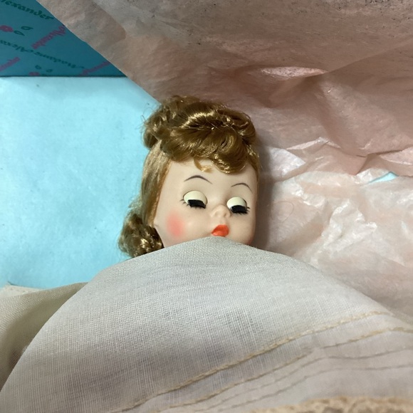 Madame Alexander Little Woman “MEG” Vintage Collector Doll - Picture 13 of 15